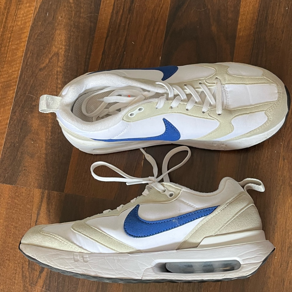 ‼️SOLD DO NOT BUY‼️Nike Blue shoes 6y